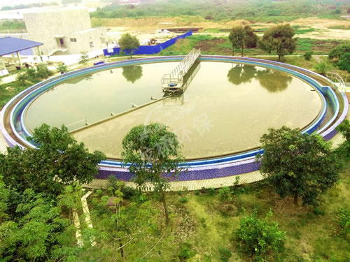 沉淀池周邊傳動(dòng)刮吸泥機(jī)
